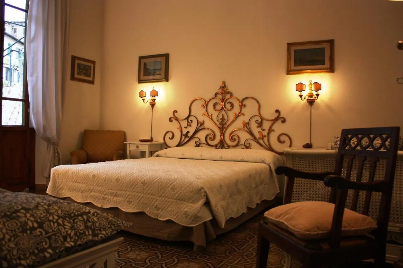 Gasthuis Rooms By Anna Florence