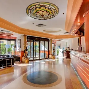 https://tritone-mestre-30171.hotelslidodijesolo.com