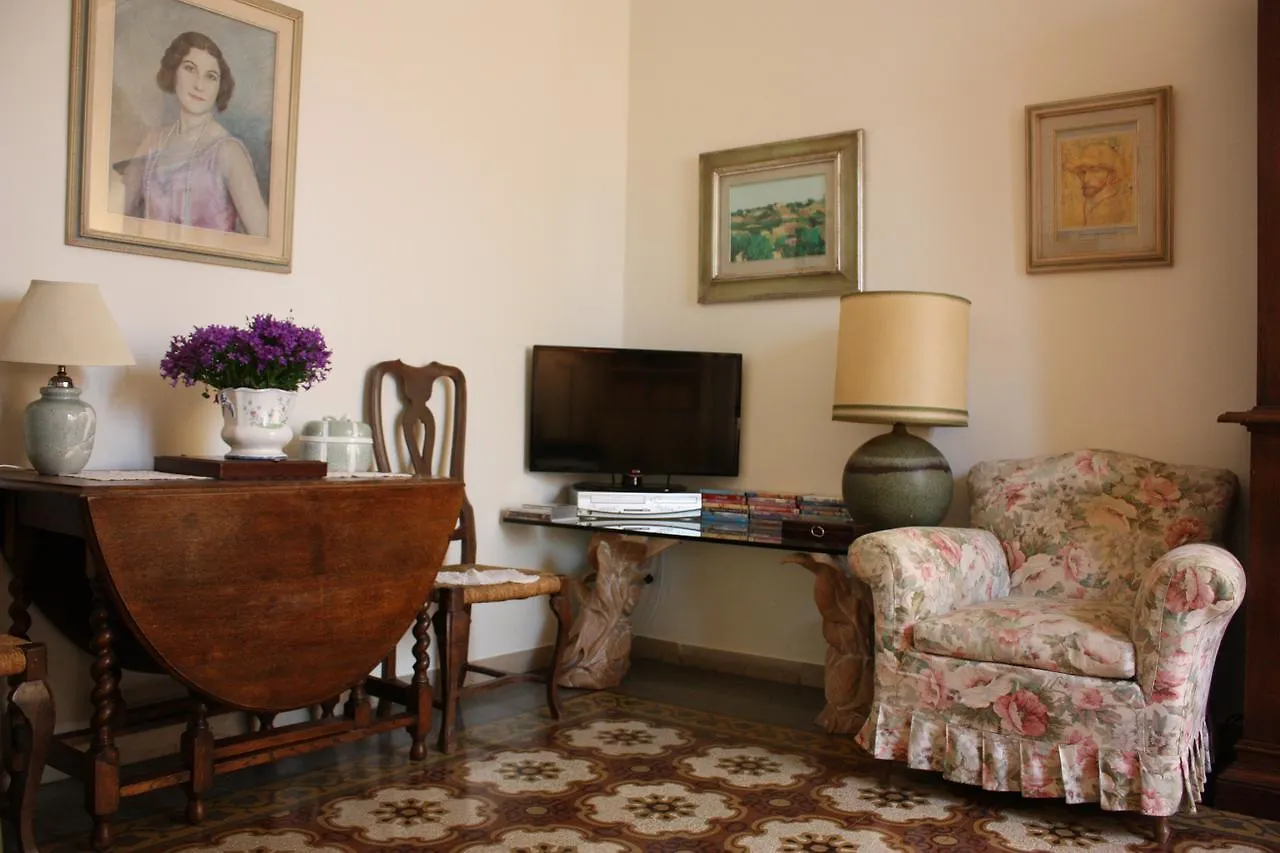 ** Affittacamere Rooms By Anna Firenze Italia